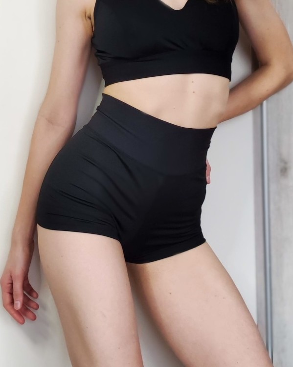 Szorty czarne pole dance wiązany pasek wysoki stan zakryte pośladki