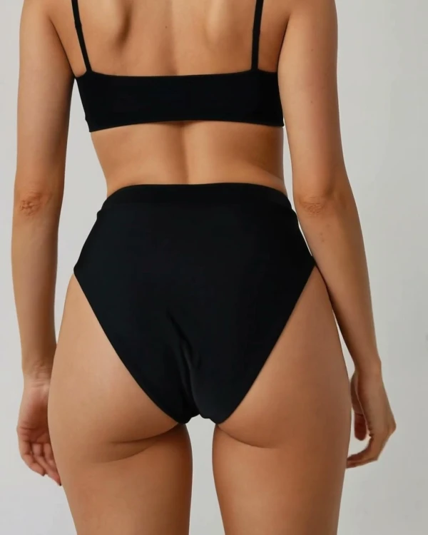 IMG_0520a-Anna-Studio-Parallax Motion (1) - frame at 0m1saa.jpg