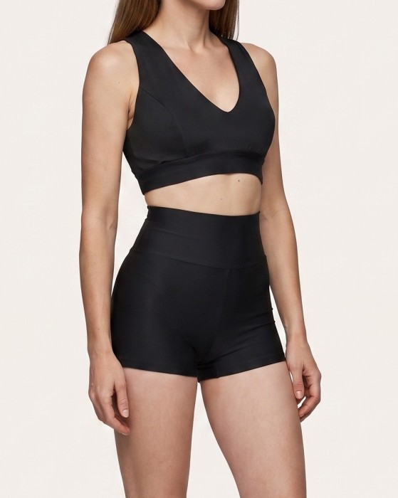 Black_V-Neck_Sports_Bra_and_Shorts_Set_On-Model_Editorialaa.jpg
